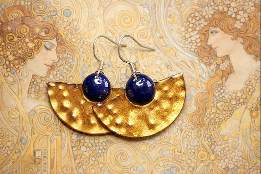 Emaille Ohrringe "Goldener Horizont" aus der Kollektion "Tragbare Kunst: Von Klimt bis Chagall"