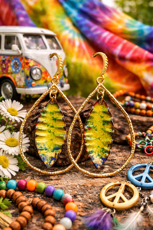 "Waldgeist" – Handgefertigte Emaille-Ohrringe im Boho-Chic