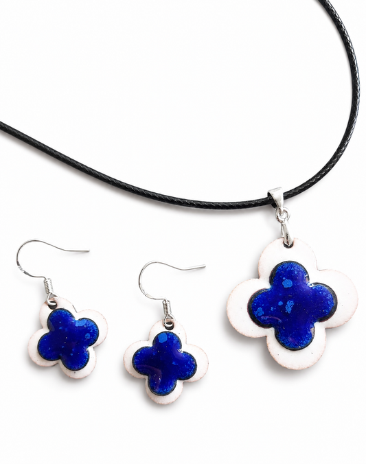 Gzhel-Blüte – Handgefertigtes Emaille-Schmuckset