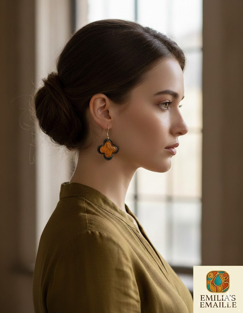 Emaille-Ohrringe „Goldener Vierklee“