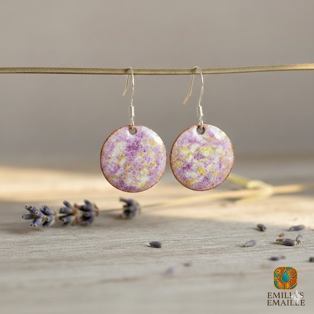 Emaille-Ohrringe „Lavendeltraum“