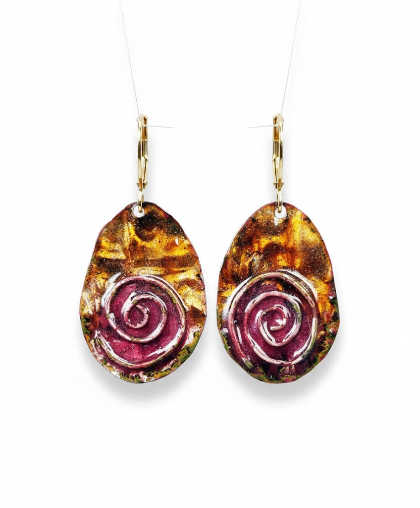 Emaille-Ohrringe "Dalis Spirale": Kunst am Ohr