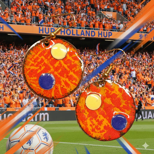 "Oranje-Fieber" – Handgefertigte Emaille-Ohrringe im Holland-Fußball-Stil