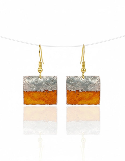 "Bernstein-Amulett" – Handgefertigte Emaille-Ohrringe mit Silber &amp; Amber-Glanz