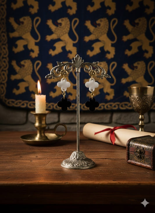 "Gotisches Geheimnis" – Handgefertigte Emaille-Ohrringe in markantem Kontrast