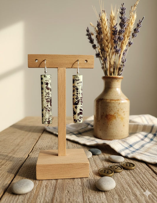 "Birkenzauber" – Handgefertigte Emaille-Ohrhänger mit organischem Muster