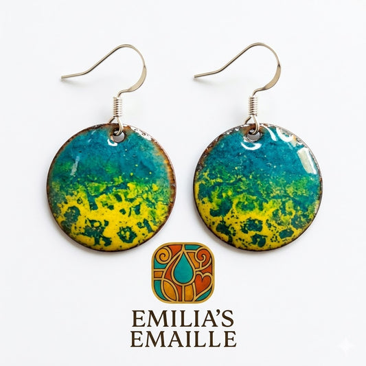 "Impression: Water Lily Pond" - Handcrafted Enamel Earrings, Série d'Art