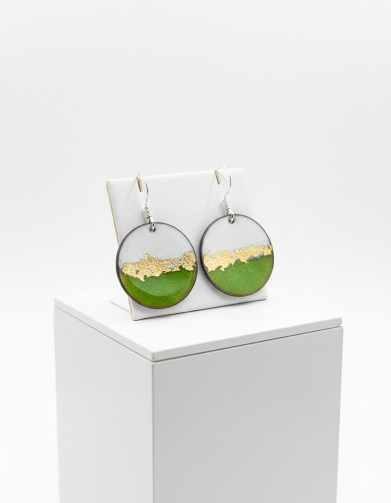 Emaille-Ohrringe "Blattgold-Träume" mit echtem Blattgold – Unikate von Emilia's Emaille