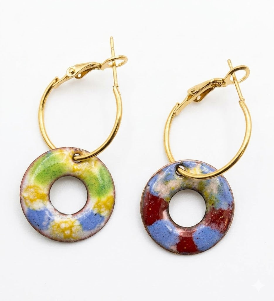 Aquarelle Provençale: Die wendbaren Emaille-Creolen