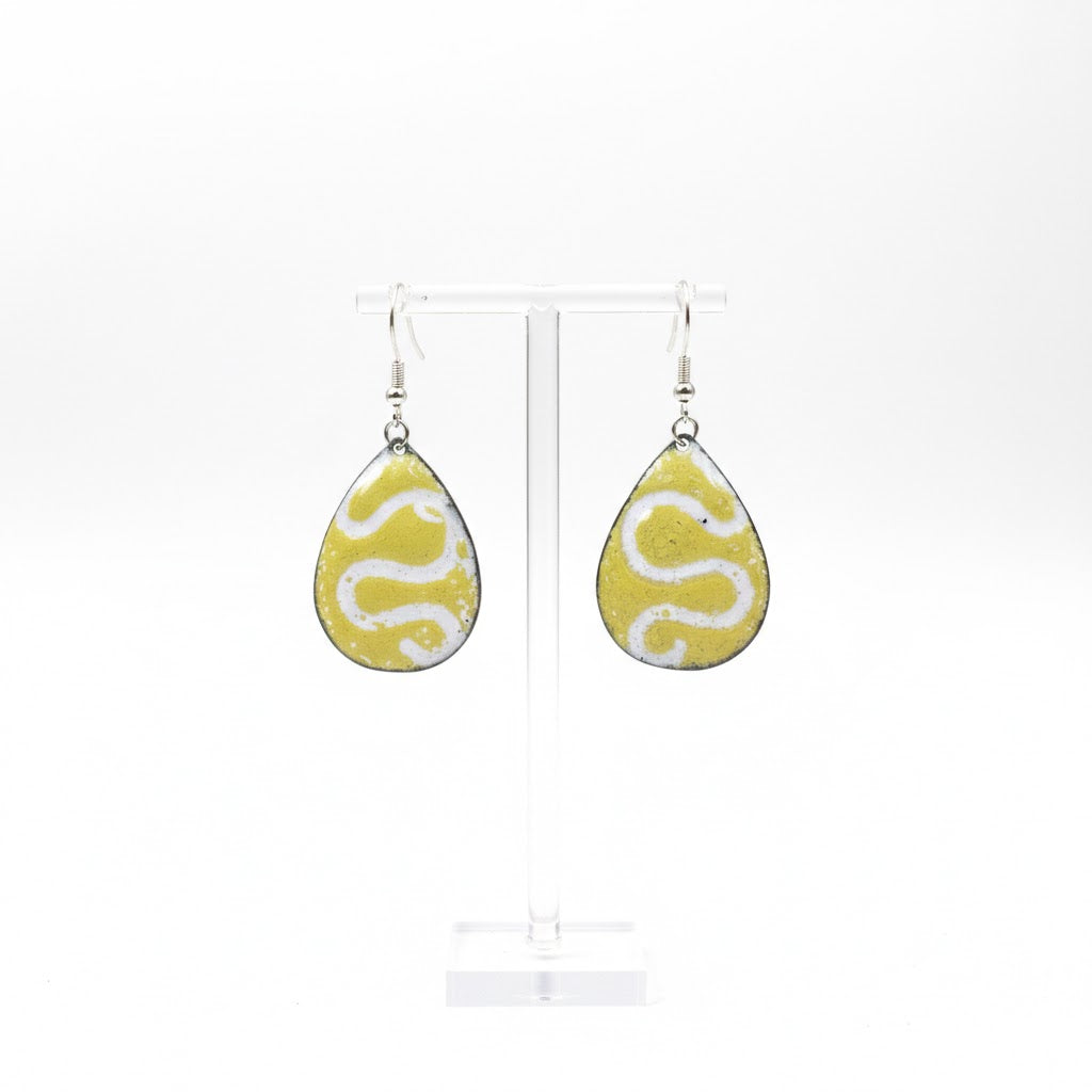 Enamel earrings "Ukiyo-Dreams" from the Far Eastern Silk &amp; Fire collection