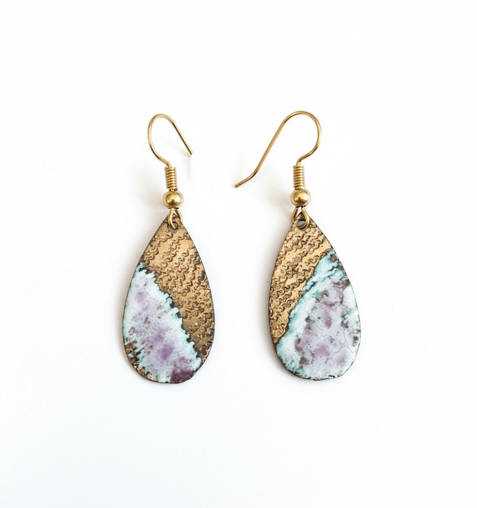 Emaille-Ohrringe "Aura der Vergangenheit" – Einzigartige Tropfen-Unikate von Emilia's Emaille