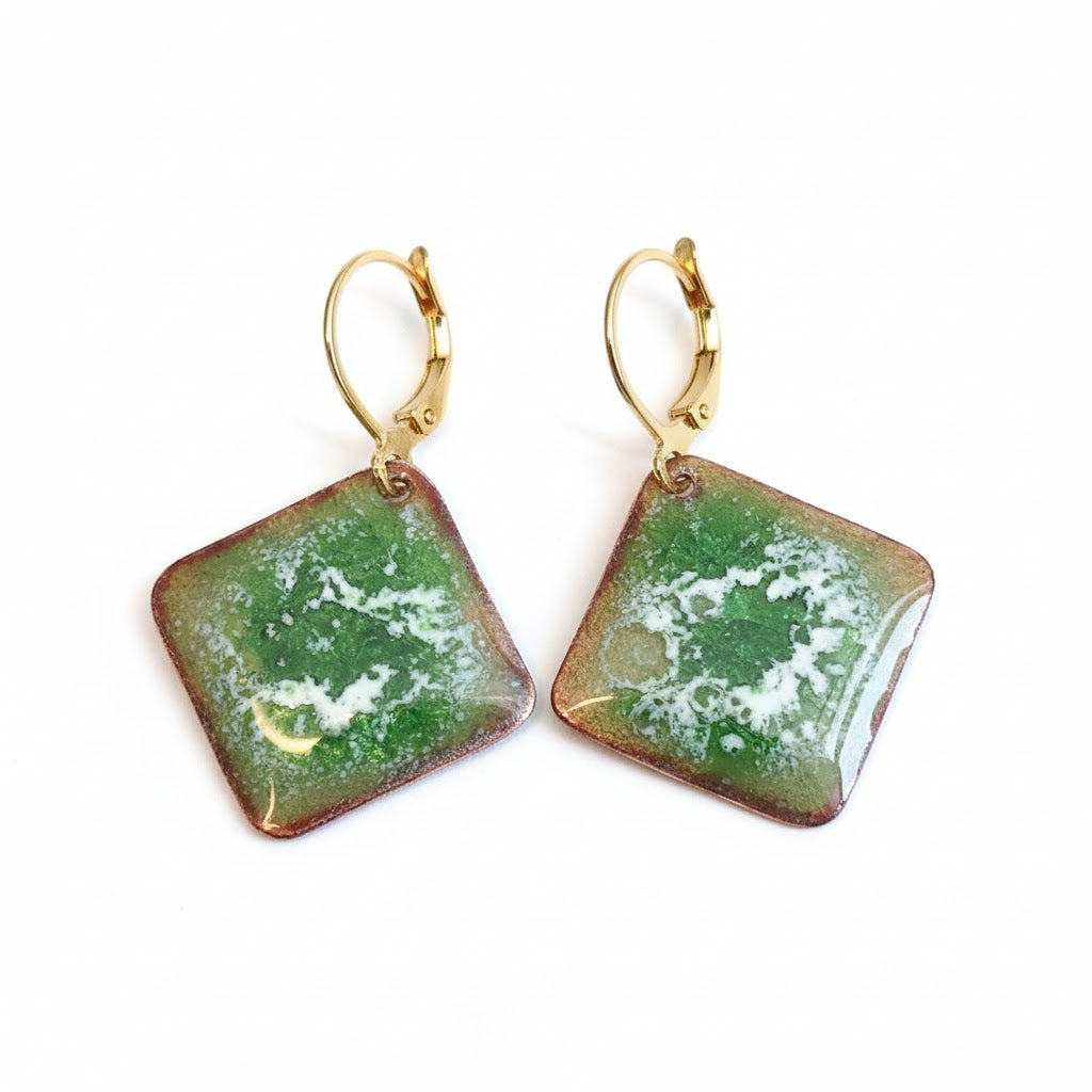 Emaille-Ohrringe "Irisches Moos" – Quadratische Unikate von Emilia's Emaille